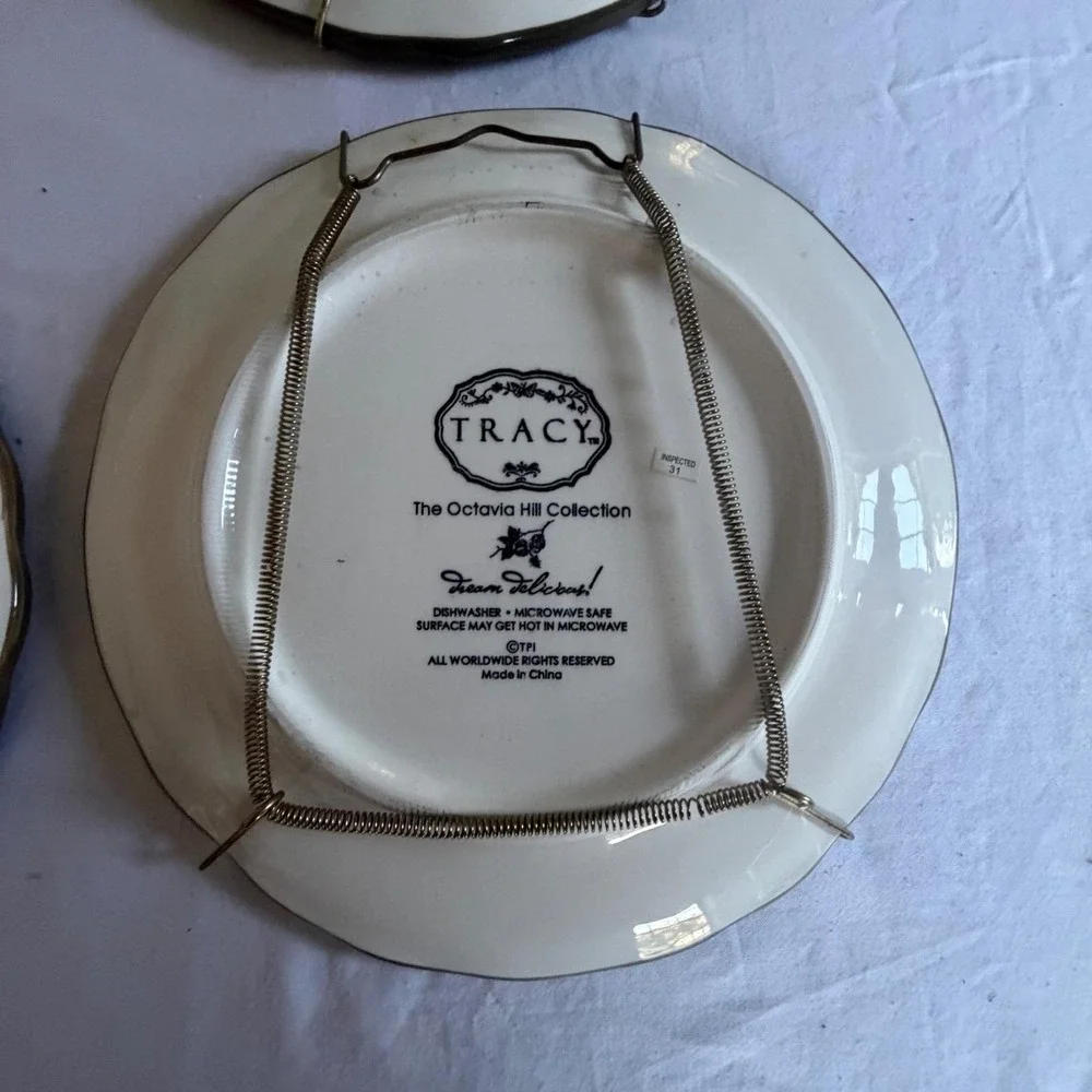 Tracy The Octavia Hill Collection‎ Red Floral Salad Plates Set of 4 Gold Rim 8